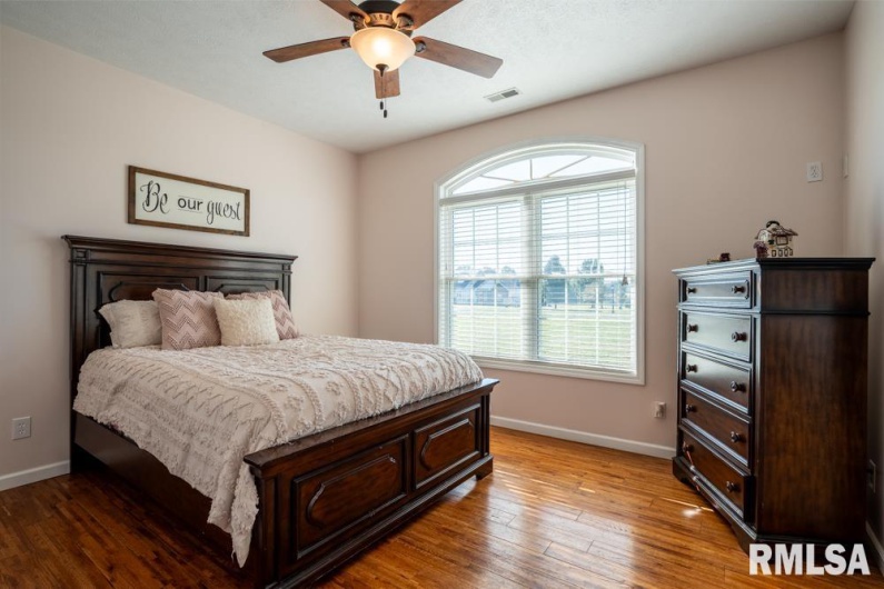 181 HANOVER Lane, Murphysboro, Illinois 62966, 4 Bedrooms Bedrooms, 0 ,3 BathroomsBathrooms,Residential,For Sale,HANOVER,0,RMAQC4268310