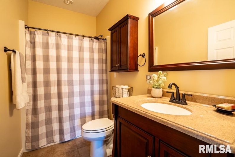 181 HANOVER Lane, Murphysboro, Illinois 62966, 4 Bedrooms Bedrooms, 0 ,3 BathroomsBathrooms,Residential,For Sale,HANOVER,0,RMAQC4268310