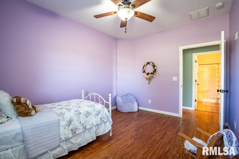 181 HANOVER Lane, Murphysboro, Illinois 62966, 4 Bedrooms Bedrooms, 0 ,3 BathroomsBathrooms,Residential,For Sale,HANOVER,0,RMAQC4268310
