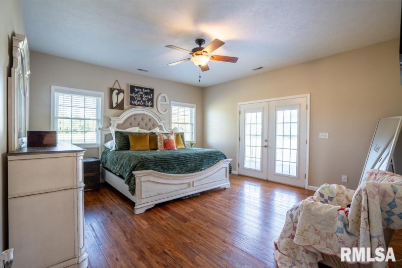 181 HANOVER Lane, Murphysboro, Illinois 62966, 4 Bedrooms Bedrooms, 0 ,3 BathroomsBathrooms,Residential,For Sale,HANOVER,0,RMAQC4268310