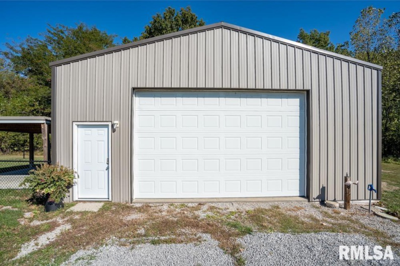 181 HANOVER Lane, Murphysboro, Illinois 62966, 4 Bedrooms Bedrooms, 0 ,3 BathroomsBathrooms,Residential,For Sale,HANOVER,0,RMAQC4268310