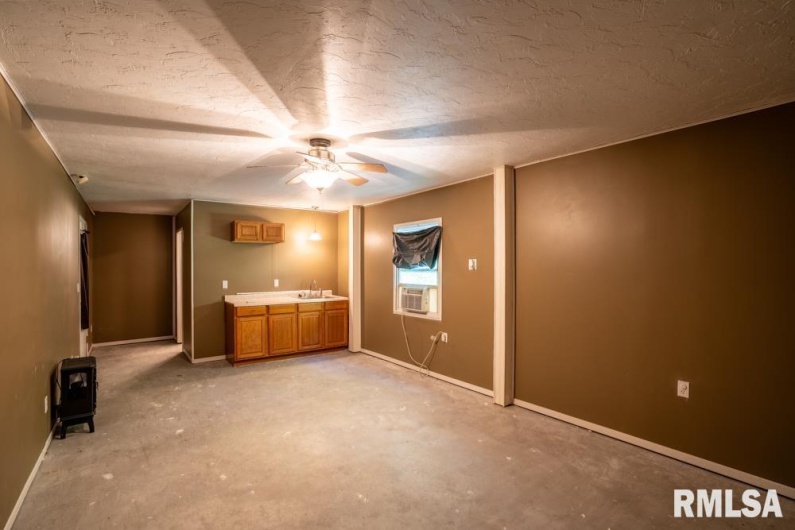 181 HANOVER Lane, Murphysboro, Illinois 62966, 4 Bedrooms Bedrooms, 0 ,3 BathroomsBathrooms,Residential,For Sale,HANOVER,0,RMAQC4268310