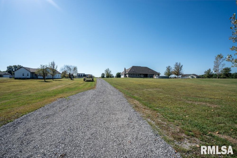 181 HANOVER Lane, Murphysboro, Illinois 62966, 4 Bedrooms Bedrooms, 0 ,3 BathroomsBathrooms,Residential,For Sale,HANOVER,0,RMAQC4268310