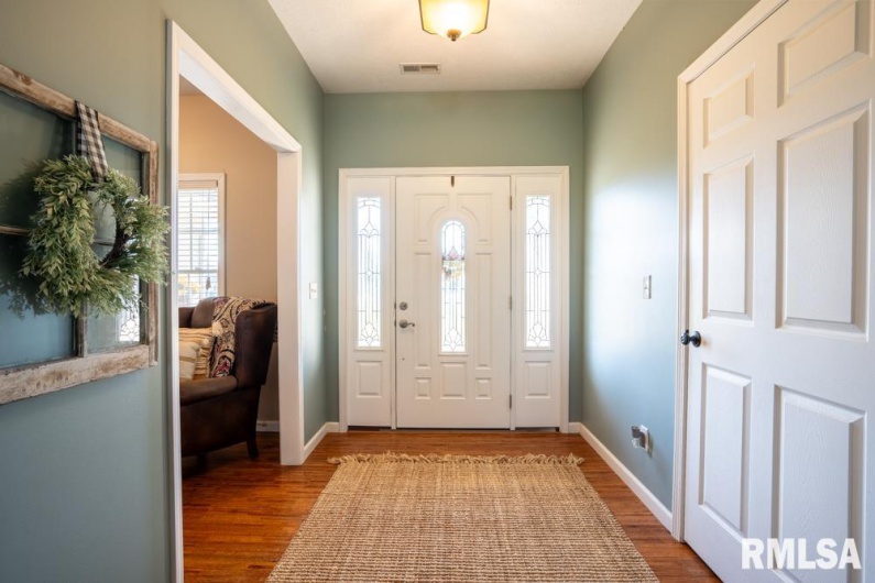 181 HANOVER Lane, Murphysboro, Illinois 62966, 4 Bedrooms Bedrooms, 0 ,3 BathroomsBathrooms,Residential,For Sale,HANOVER,0,RMAQC4268310