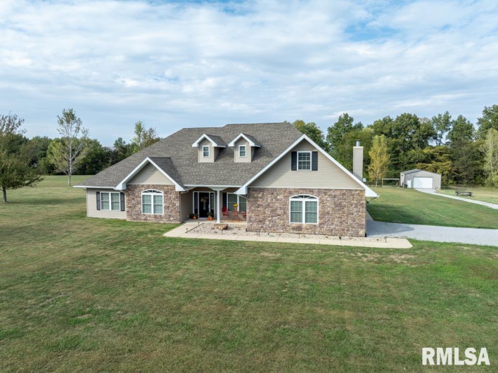 181 HANOVER Lane, Murphysboro, Illinois 62966, 4 Bedrooms Bedrooms, 0 ,3 BathroomsBathrooms,Residential,For Sale,HANOVER,0,RMAQC4268310