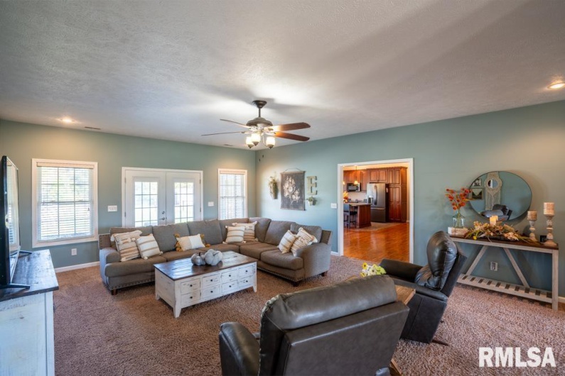 181 HANOVER Lane, Murphysboro, Illinois 62966, 4 Bedrooms Bedrooms, 0 ,3 BathroomsBathrooms,Residential,For Sale,HANOVER,0,RMAQC4268310