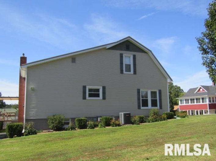 512 3RD Street, Rosiclare, Illinois 62982, 3 Bedrooms Bedrooms, 0 ,3 BathroomsBathrooms,Residential,For Sale,3RD,0,RMAEB460100