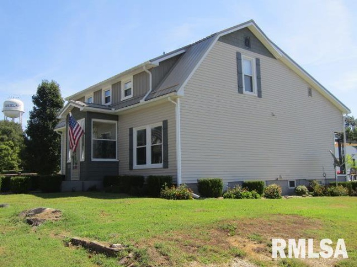 512 3RD Street, Rosiclare, Illinois 62982, 3 Bedrooms Bedrooms, 0 ,3 BathroomsBathrooms,Residential,For Sale,3RD,0,RMAEB460100