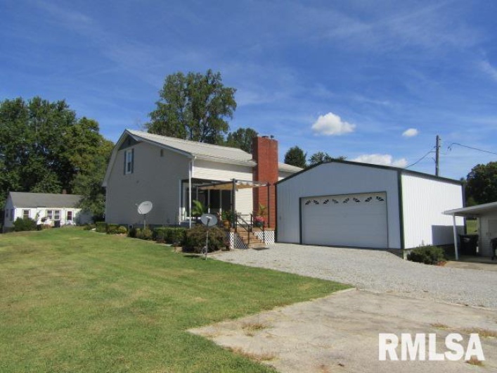512 3RD Street, Rosiclare, Illinois 62982, 3 Bedrooms Bedrooms, 0 ,3 BathroomsBathrooms,Residential,For Sale,3RD,0,RMAEB460100