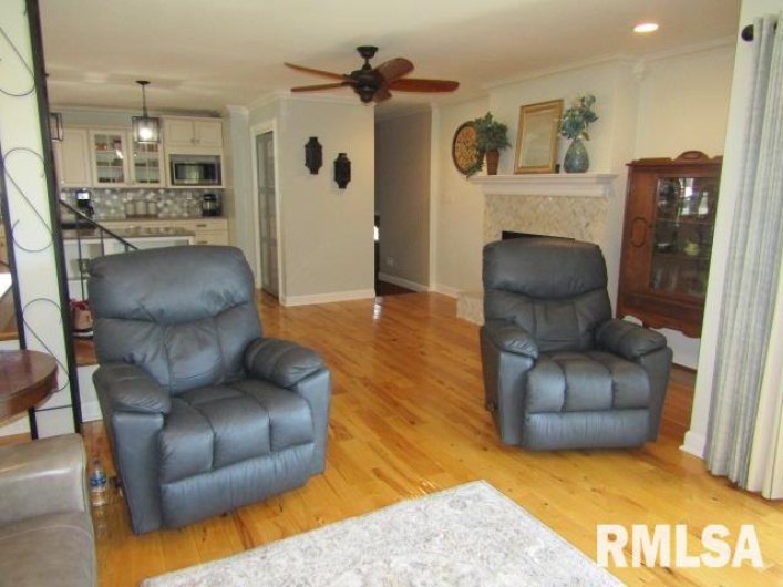 512 3RD Street, Rosiclare, Illinois 62982, 3 Bedrooms Bedrooms, 0 ,3 BathroomsBathrooms,Residential,For Sale,3RD,0,RMAEB460100