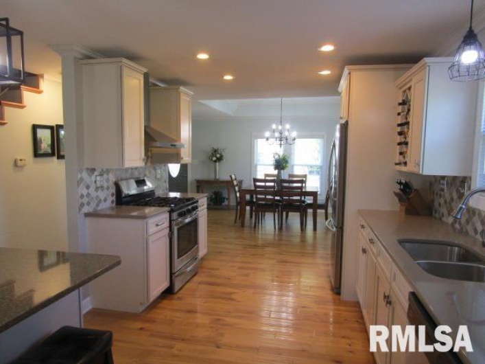512 3RD Street, Rosiclare, Illinois 62982, 3 Bedrooms Bedrooms, 0 ,3 BathroomsBathrooms,Residential,For Sale,3RD,0,RMAEB460100