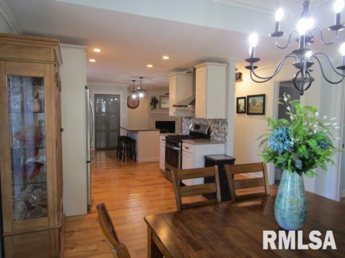 512 3RD Street, Rosiclare, Illinois 62982, 3 Bedrooms Bedrooms, 0 ,3 BathroomsBathrooms,Residential,For Sale,3RD,0,RMAEB460100