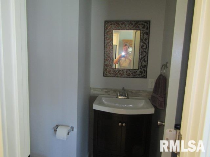 512 3RD Street, Rosiclare, Illinois 62982, 3 Bedrooms Bedrooms, 0 ,3 BathroomsBathrooms,Residential,For Sale,3RD,0,RMAEB460100