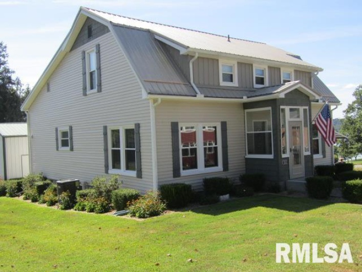 512 3RD Street, Rosiclare, Illinois 62982, 3 Bedrooms Bedrooms, 0 ,3 BathroomsBathrooms,Residential,For Sale,3RD,0,RMAEB460100