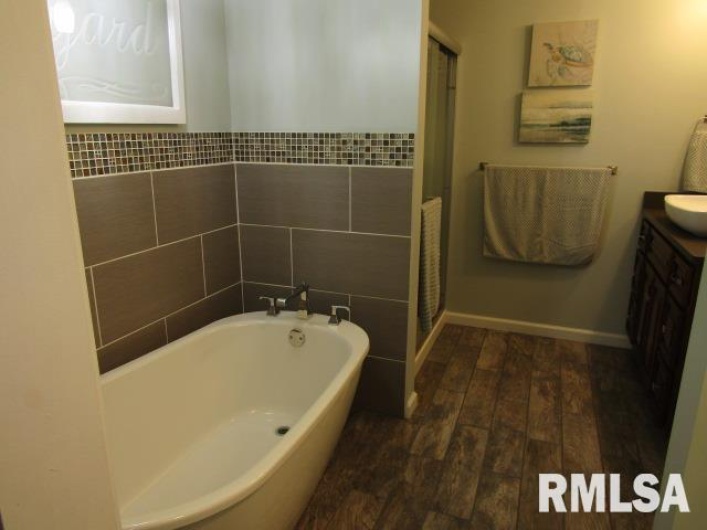 512 3RD Street, Rosiclare, Illinois 62982, 3 Bedrooms Bedrooms, 0 ,3 BathroomsBathrooms,Residential,For Sale,3RD,0,RMAEB460100