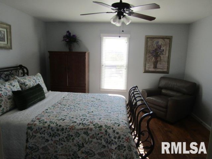 512 3RD Street, Rosiclare, Illinois 62982, 3 Bedrooms Bedrooms, 0 ,3 BathroomsBathrooms,Residential,For Sale,3RD,0,RMAEB460100