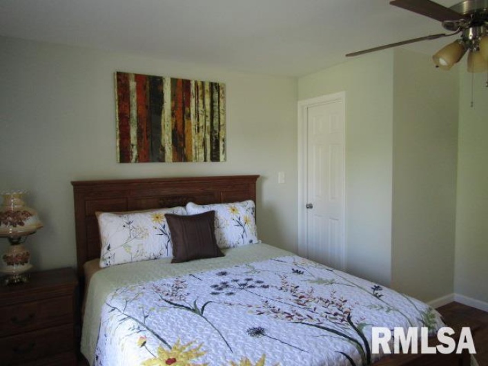 512 3RD Street, Rosiclare, Illinois 62982, 3 Bedrooms Bedrooms, 0 ,3 BathroomsBathrooms,Residential,For Sale,3RD,0,RMAEB460100