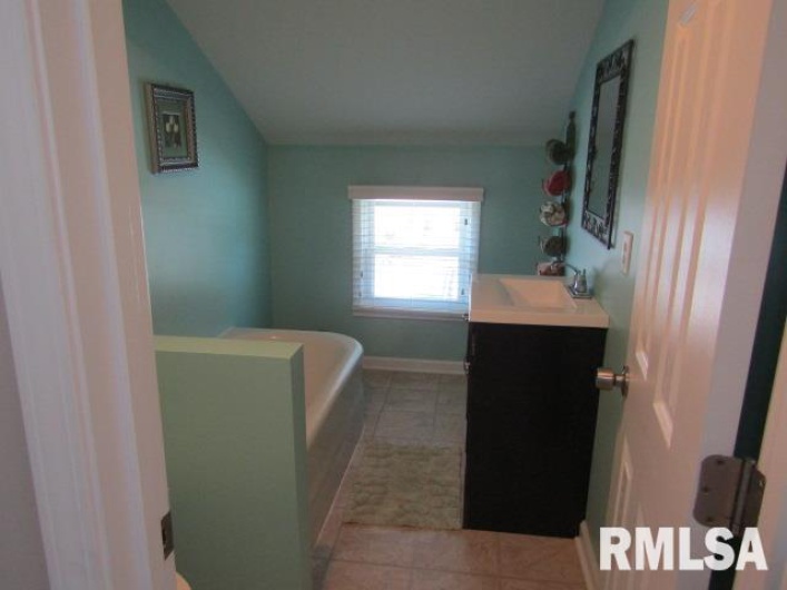 512 3RD Street, Rosiclare, Illinois 62982, 3 Bedrooms Bedrooms, 0 ,3 BathroomsBathrooms,Residential,For Sale,3RD,0,RMAEB460100