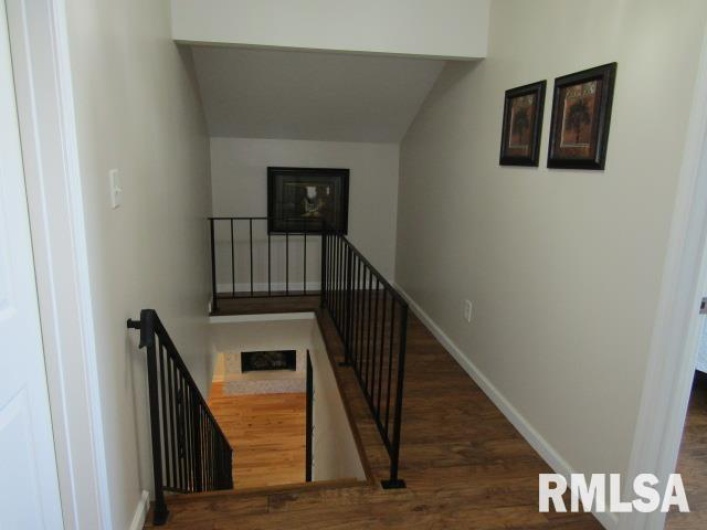 512 3RD Street, Rosiclare, Illinois 62982, 3 Bedrooms Bedrooms, 0 ,3 BathroomsBathrooms,Residential,For Sale,3RD,0,RMAEB460100