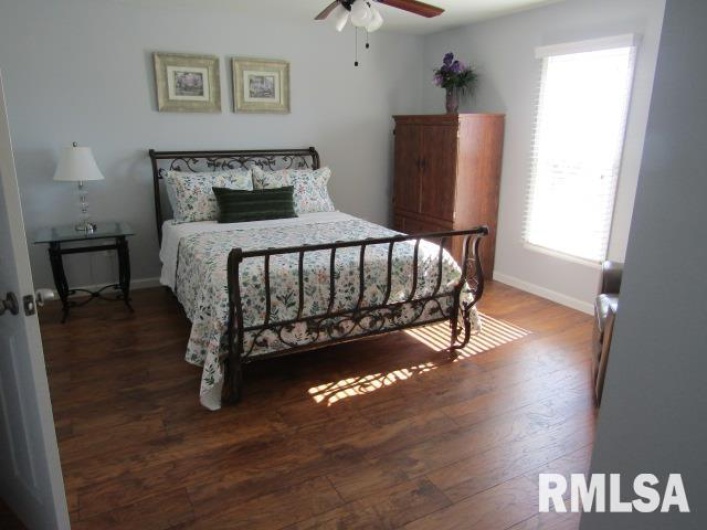 512 3RD Street, Rosiclare, Illinois 62982, 3 Bedrooms Bedrooms, 0 ,3 BathroomsBathrooms,Residential,For Sale,3RD,0,RMAEB460100