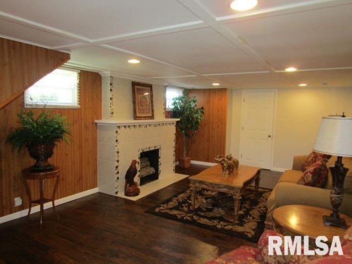 512 3RD Street, Rosiclare, Illinois 62982, 3 Bedrooms Bedrooms, 0 ,3 BathroomsBathrooms,Residential,For Sale,3RD,0,RMAEB460100