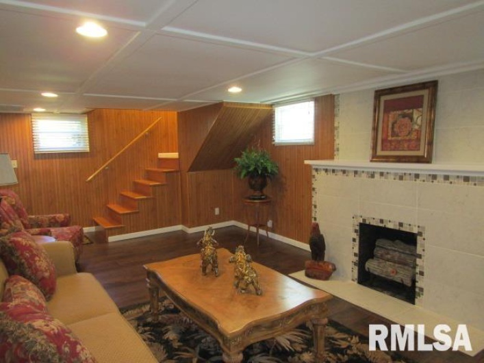 512 3RD Street, Rosiclare, Illinois 62982, 3 Bedrooms Bedrooms, 0 ,3 BathroomsBathrooms,Residential,For Sale,3RD,0,RMAEB460100