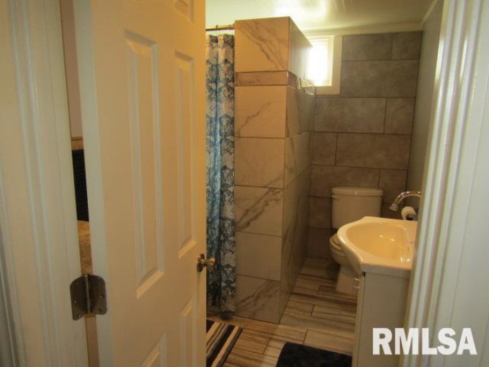 512 3RD Street, Rosiclare, Illinois 62982, 3 Bedrooms Bedrooms, 0 ,3 BathroomsBathrooms,Residential,For Sale,3RD,0,RMAEB460100