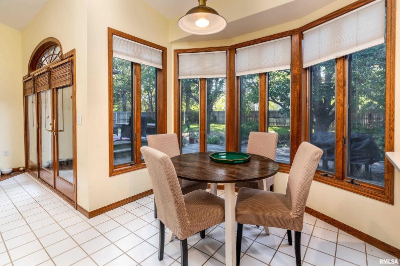 600 Deer Lake Drive West, Carbondale, Illinois 62901, 3 Bedrooms Bedrooms, 0 ,2 BathroomsBathrooms,Residential,For Sale,Deer Lake,0,RMAEB460105