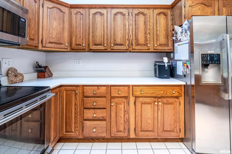 600 Deer Lake Drive West, Carbondale, Illinois 62901, 3 Bedrooms Bedrooms, 0 ,2 BathroomsBathrooms,Residential,For Sale,Deer Lake,0,RMAEB460105