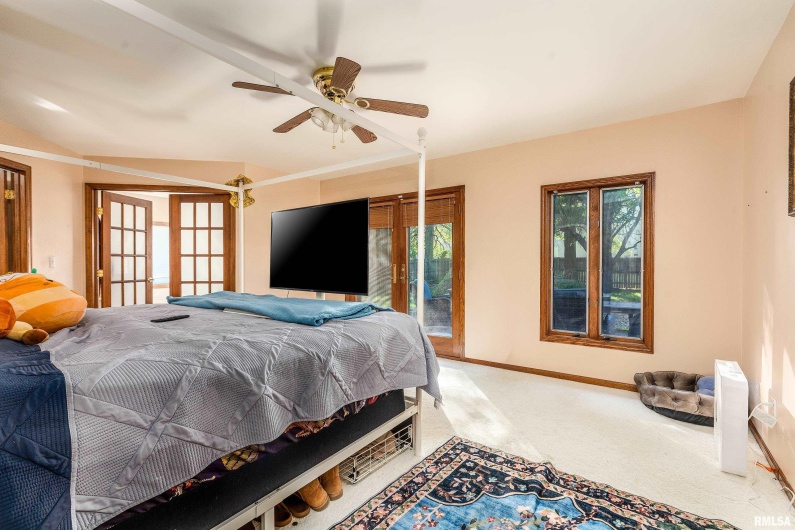 600 Deer Lake Drive West, Carbondale, Illinois 62901, 3 Bedrooms Bedrooms, 0 ,2 BathroomsBathrooms,Residential,For Sale,Deer Lake,0,RMAEB460105