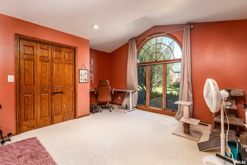 600 Deer Lake Drive West, Carbondale, Illinois 62901, 3 Bedrooms Bedrooms, 0 ,2 BathroomsBathrooms,Residential,For Sale,Deer Lake,0,RMAEB460105