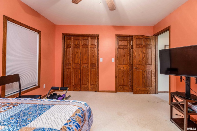 600 Deer Lake Drive West, Carbondale, Illinois 62901, 3 Bedrooms Bedrooms, 0 ,2 BathroomsBathrooms,Residential,For Sale,Deer Lake,0,RMAEB460105