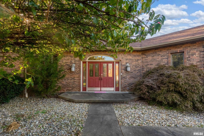 600 Deer Lake Drive West, Carbondale, Illinois 62901, 3 Bedrooms Bedrooms, 0 ,2 BathroomsBathrooms,Residential,For Sale,Deer Lake,0,RMAEB460105