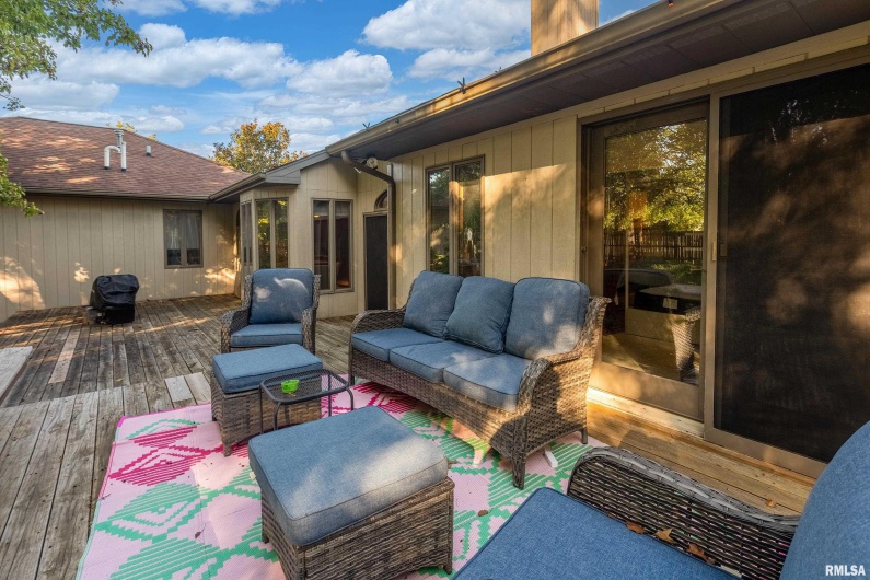 600 Deer Lake Drive West, Carbondale, Illinois 62901, 3 Bedrooms Bedrooms, 0 ,2 BathroomsBathrooms,Residential,For Sale,Deer Lake,0,RMAEB460105