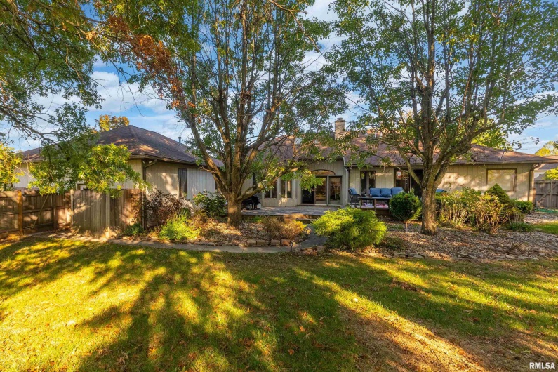 600 Deer Lake Drive West, Carbondale, Illinois 62901, 3 Bedrooms Bedrooms, 0 ,2 BathroomsBathrooms,Residential,For Sale,Deer Lake,0,RMAEB460105
