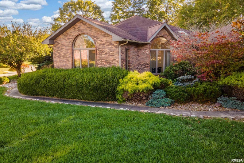 600 Deer Lake Drive West, Carbondale, Illinois 62901, 3 Bedrooms Bedrooms, 0 ,2 BathroomsBathrooms,Residential,For Sale,Deer Lake,0,RMAEB460105