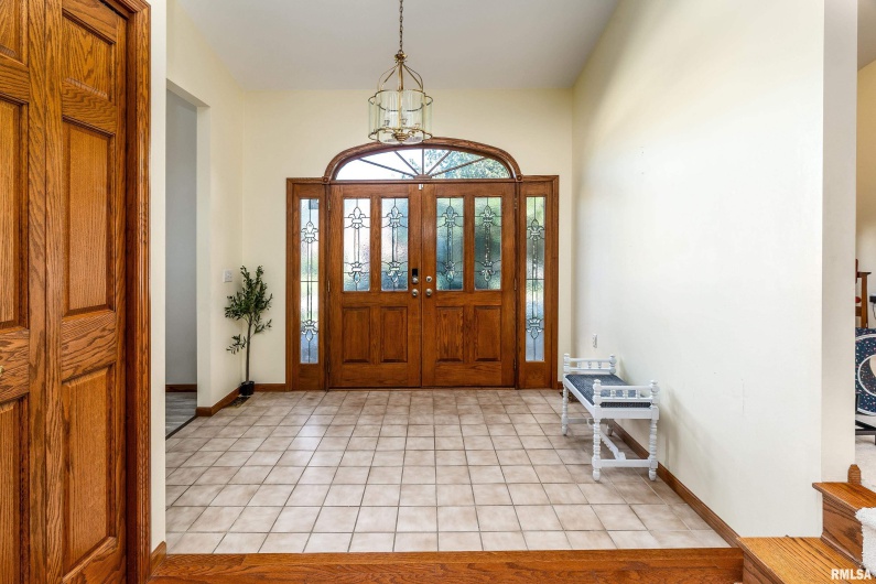 600 Deer Lake Drive West, Carbondale, Illinois 62901, 3 Bedrooms Bedrooms, 0 ,2 BathroomsBathrooms,Residential,For Sale,Deer Lake,0,RMAEB460105