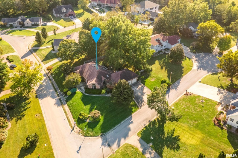 600 Deer Lake Drive West, Carbondale, Illinois 62901, 3 Bedrooms Bedrooms, 0 ,2 BathroomsBathrooms,Residential,For Sale,Deer Lake,0,RMAEB460105