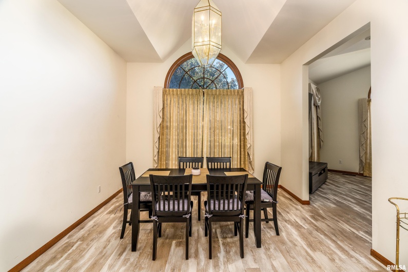 600 Deer Lake Drive West, Carbondale, Illinois 62901, 3 Bedrooms Bedrooms, 0 ,2 BathroomsBathrooms,Residential,For Sale,Deer Lake,0,RMAEB460105