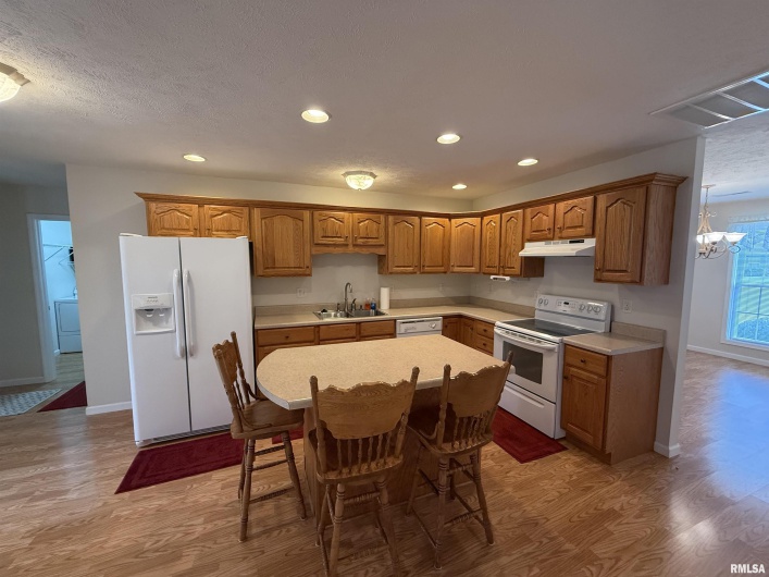 108 CHASE Lane, Marion, Illinois 62959, 3 Bedrooms Bedrooms, 0 ,2 BathroomsBathrooms,Residential,For Sale,CHASE,0,RMAQC4268328