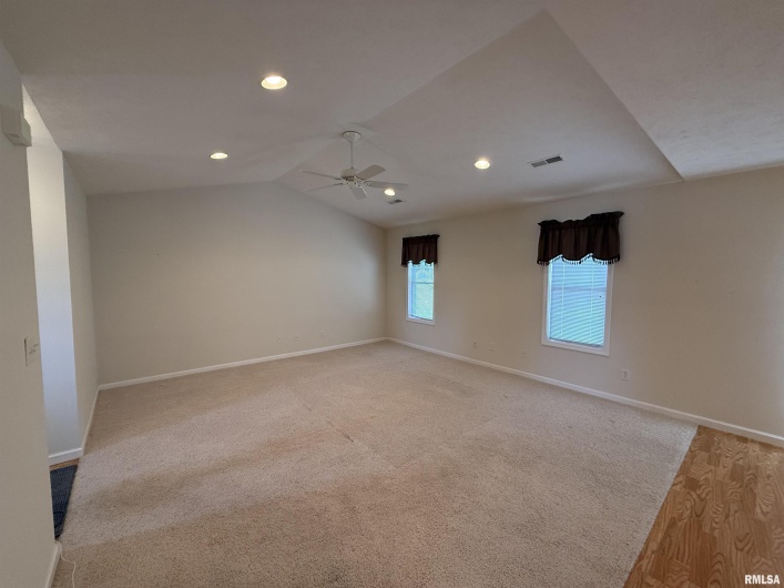 108 CHASE Lane, Marion, Illinois 62959, 3 Bedrooms Bedrooms, 0 ,2 BathroomsBathrooms,Residential,For Sale,CHASE,0,RMAQC4268328