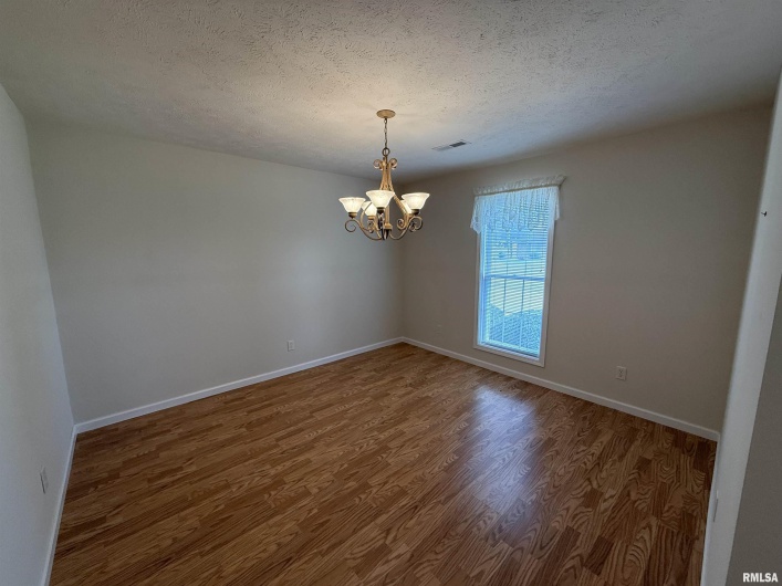 108 CHASE Lane, Marion, Illinois 62959, 3 Bedrooms Bedrooms, 0 ,2 BathroomsBathrooms,Residential,For Sale,CHASE,0,RMAQC4268328