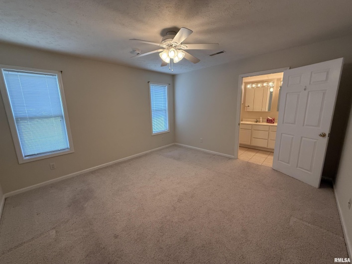 108 CHASE Lane, Marion, Illinois 62959, 3 Bedrooms Bedrooms, 0 ,2 BathroomsBathrooms,Residential,For Sale,CHASE,0,RMAQC4268328