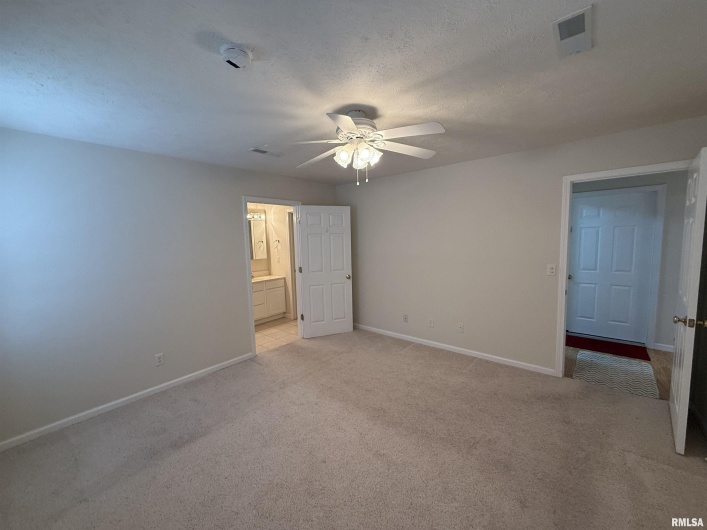 108 CHASE Lane, Marion, Illinois 62959, 3 Bedrooms Bedrooms, 0 ,2 BathroomsBathrooms,Residential,For Sale,CHASE,0,RMAQC4268328
