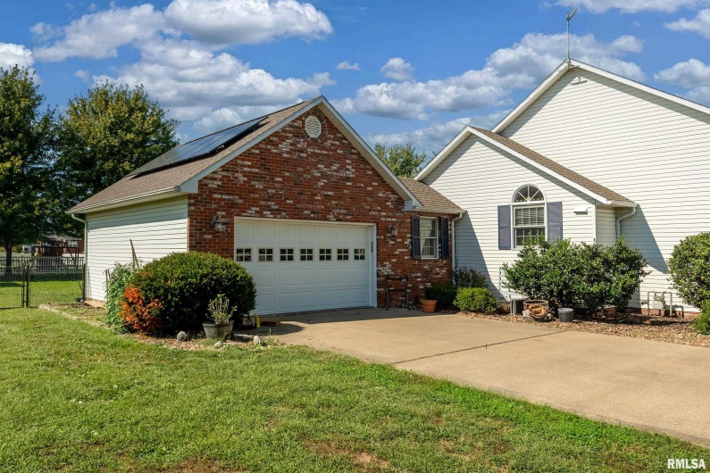 3205 EAGLE Drive, Herrin, Illinois 62948, 3 Bedrooms Bedrooms, 0 ,2 BathroomsBathrooms,Residential,For Sale,EAGLE,0,RMAQC4268336