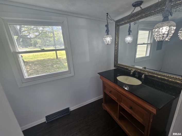 11115 Lamaster Road, Marion, Illinois 62959, 3 Bedrooms Bedrooms, 0 ,2 BathroomsBathrooms,Residential,For Sale,Lamaster,0,RMAEB460108