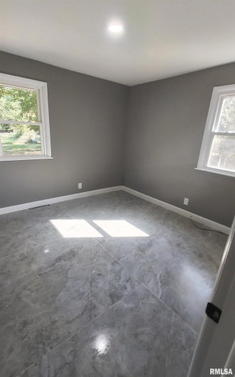 101 GLENVIEW Drive, Carbondale, Illinois 62901, 3 Bedrooms Bedrooms, 0 ,1 BathroomBathrooms,Residential,For Sale,GLENVIEW,0,RMAQC4268337