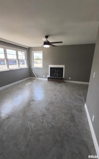 101 GLENVIEW Drive, Carbondale, Illinois 62901, 3 Bedrooms Bedrooms, 0 ,1 BathroomBathrooms,Residential,For Sale,GLENVIEW,0,RMAQC4268337