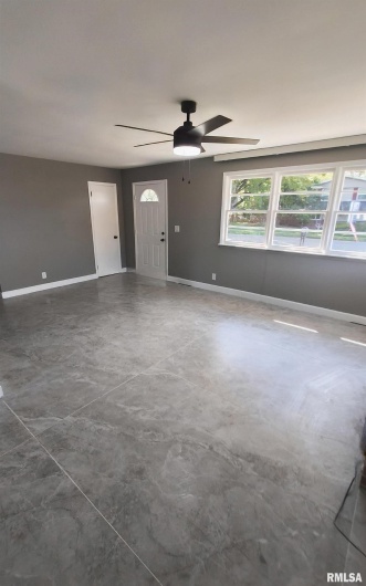 101 GLENVIEW Drive, Carbondale, Illinois 62901, 3 Bedrooms Bedrooms, 0 ,1 BathroomBathrooms,Residential,For Sale,GLENVIEW,0,RMAQC4268337