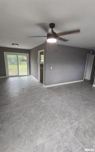 101 GLENVIEW Drive, Carbondale, Illinois 62901, 3 Bedrooms Bedrooms, 0 ,1 BathroomBathrooms,Residential,For Sale,GLENVIEW,0,RMAQC4268337